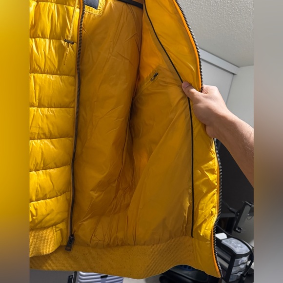 GUESS Winter Puffer Jacket Yellow - Picture 5 of 5